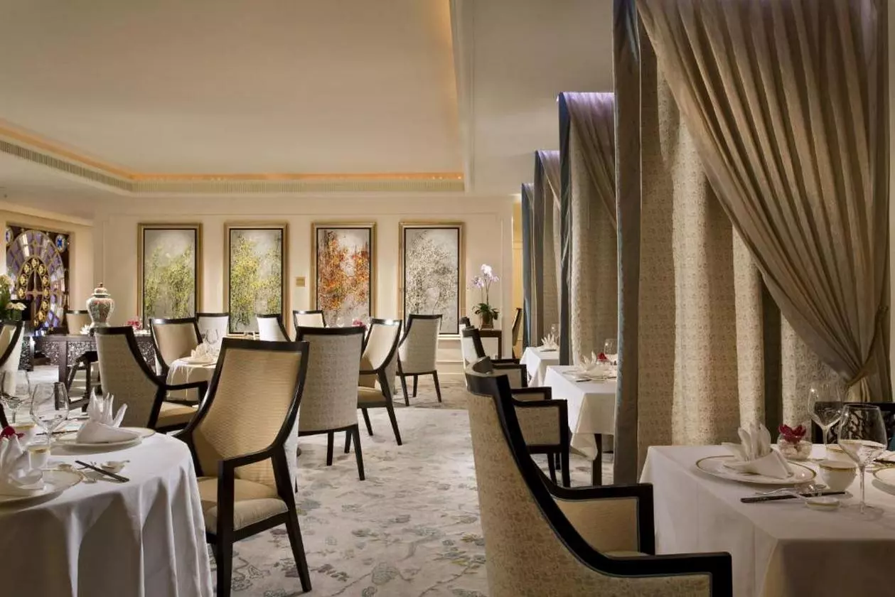 STREGIS_SHABAVIZ (2).jpg